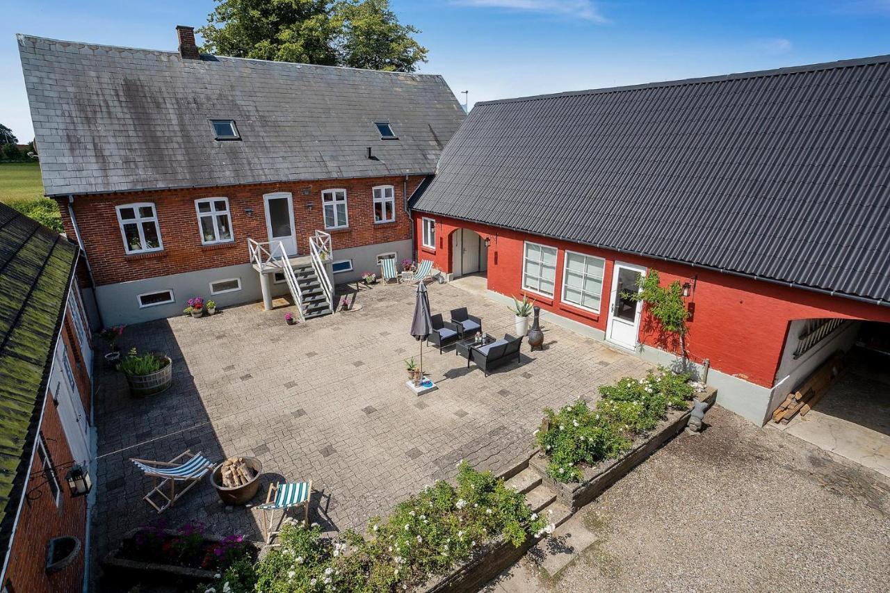 Stenstrup Familie Apartment ภายนอก รูปภาพ