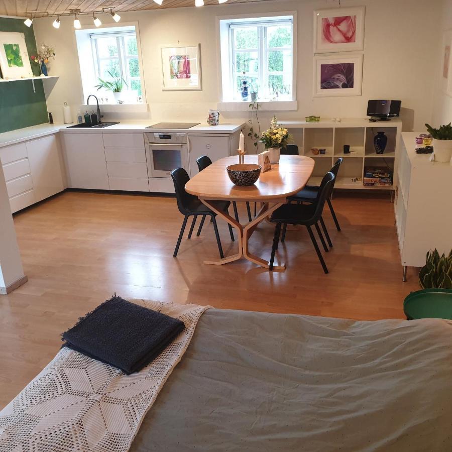 Stenstrup Familie Apartment ภายนอก รูปภาพ